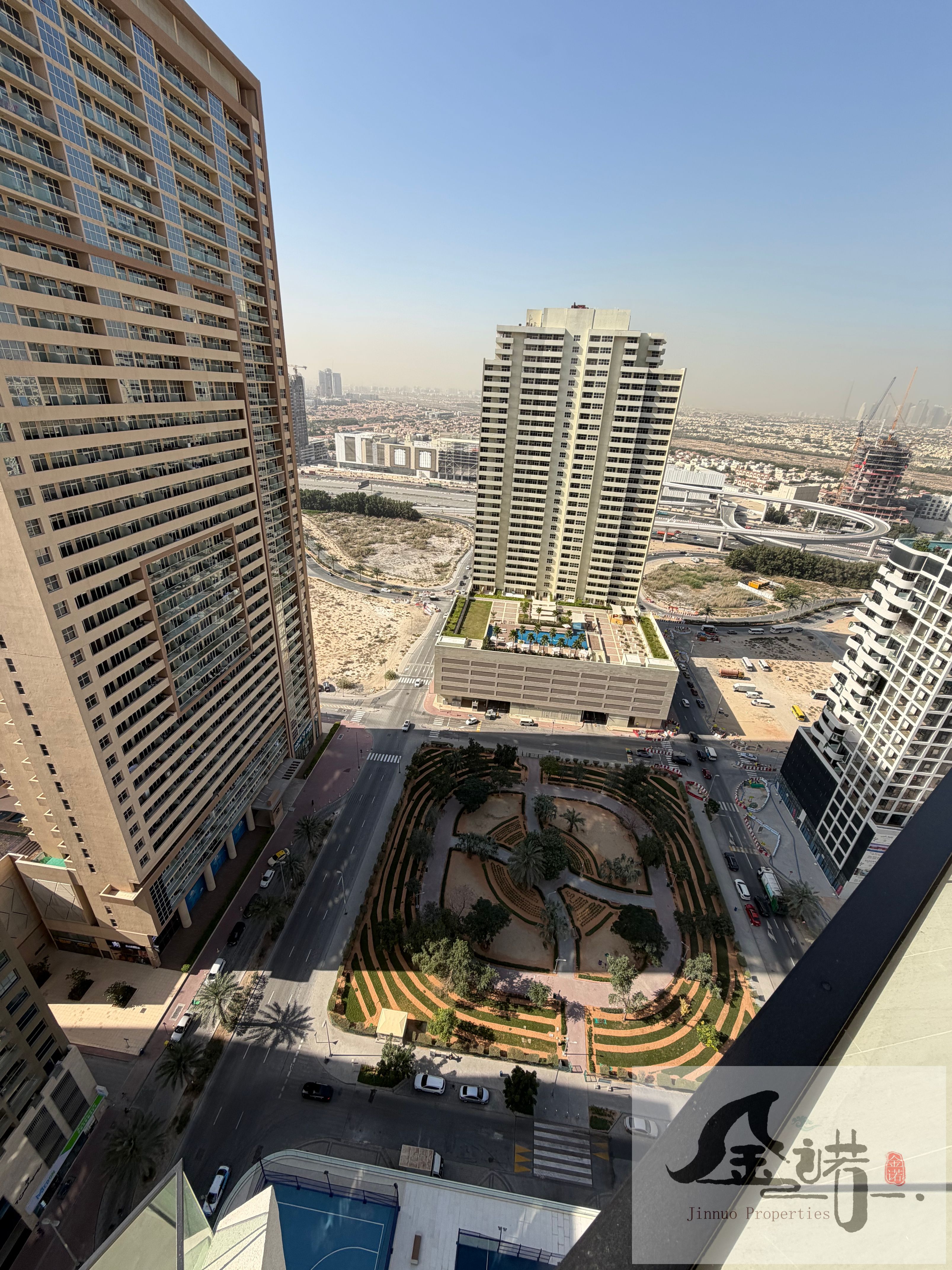 One bedroom + study | private jacuzzi | open view