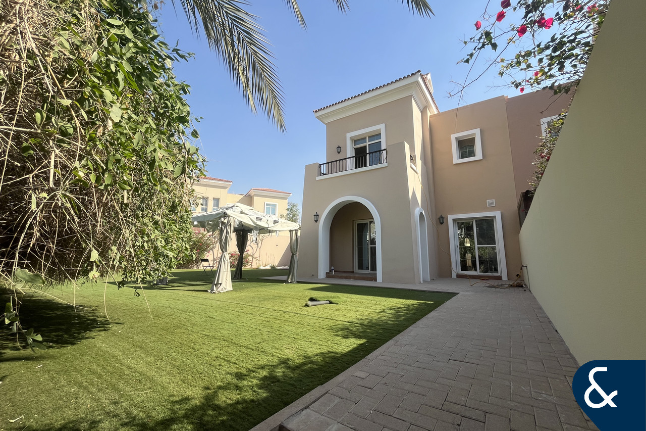 Lake View | Vacant | Well-maintained | 3 Bed