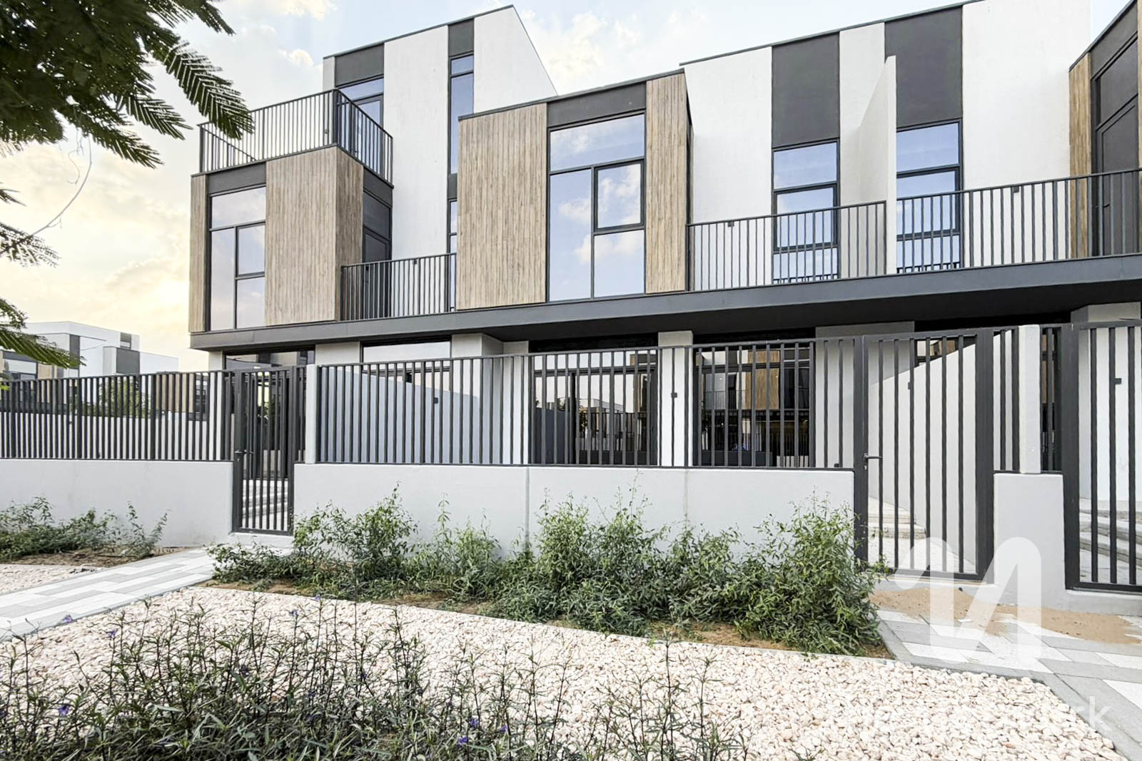 G+1 | Direct on Park | Motivat...