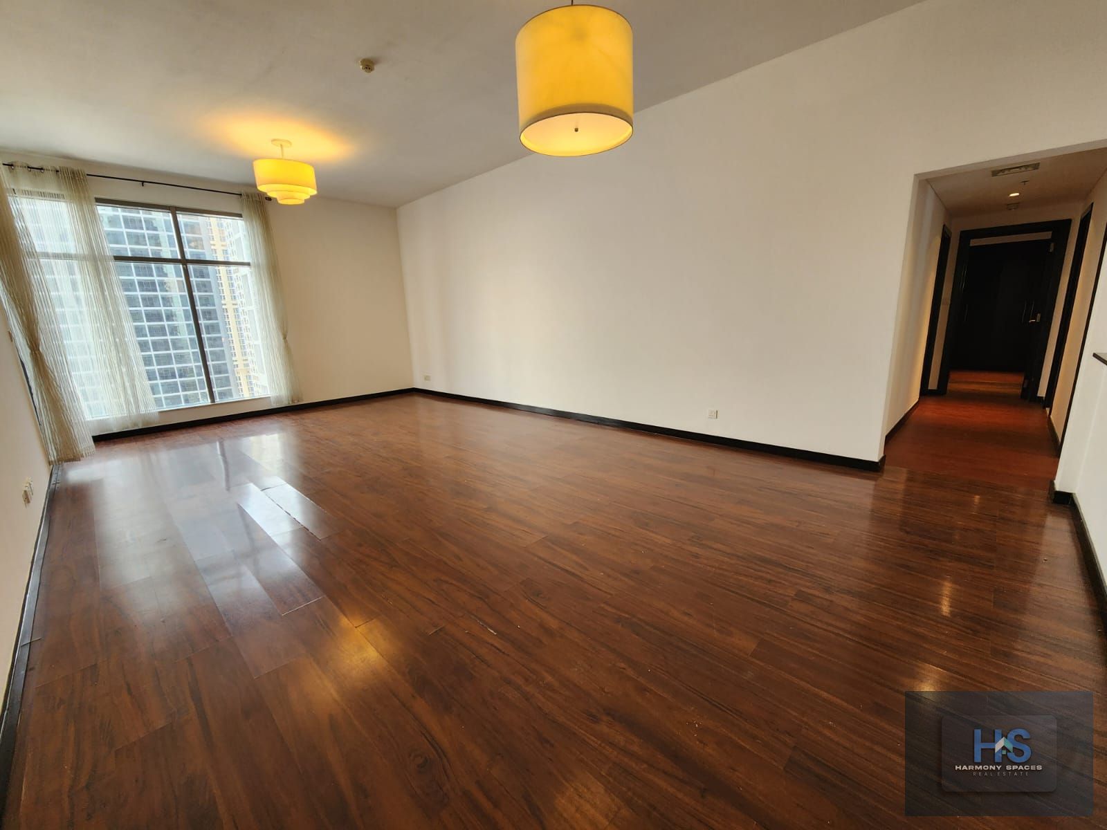 CLOSE TO METRO-CHILLER FREE-SPACIOUS