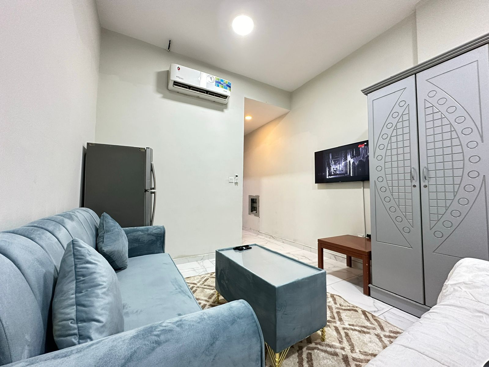 Stylish furnished studio apartment for monthly rent in Al Muwaihat