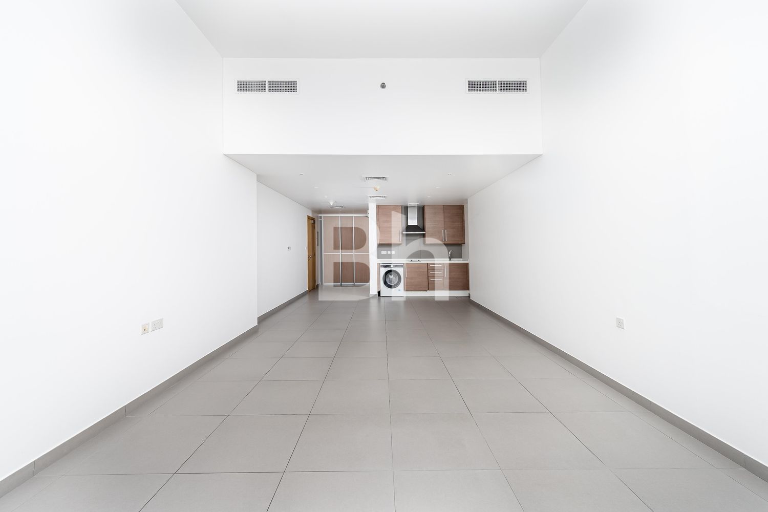 Spacious Studio | White Goods Included | Ready Now