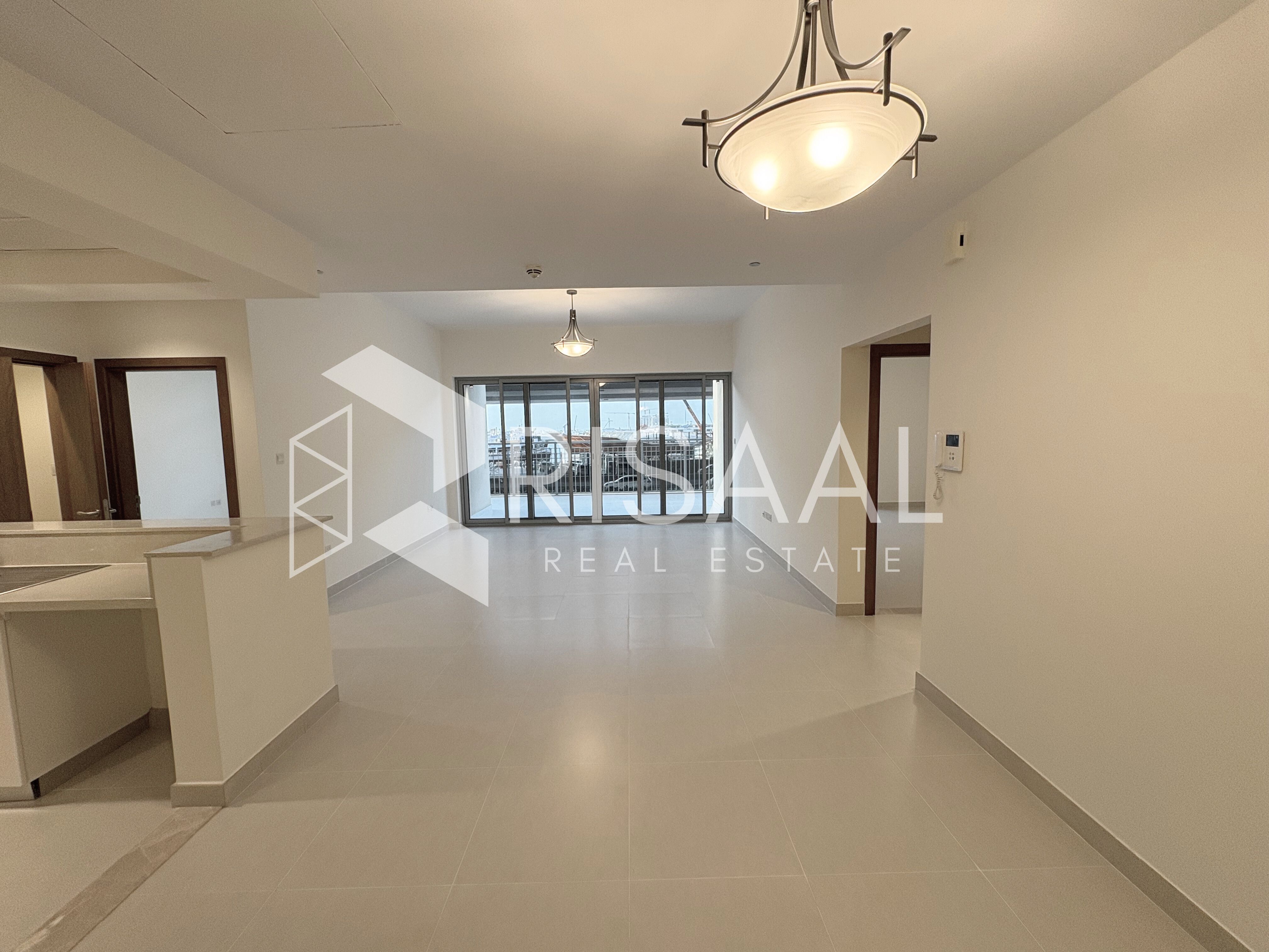 Luxury 2BR In Gold Souq | Spacious | Huge Layout