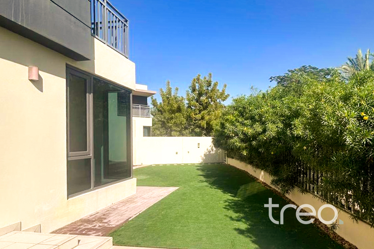 Single Row | Landscaped Garden | Modern