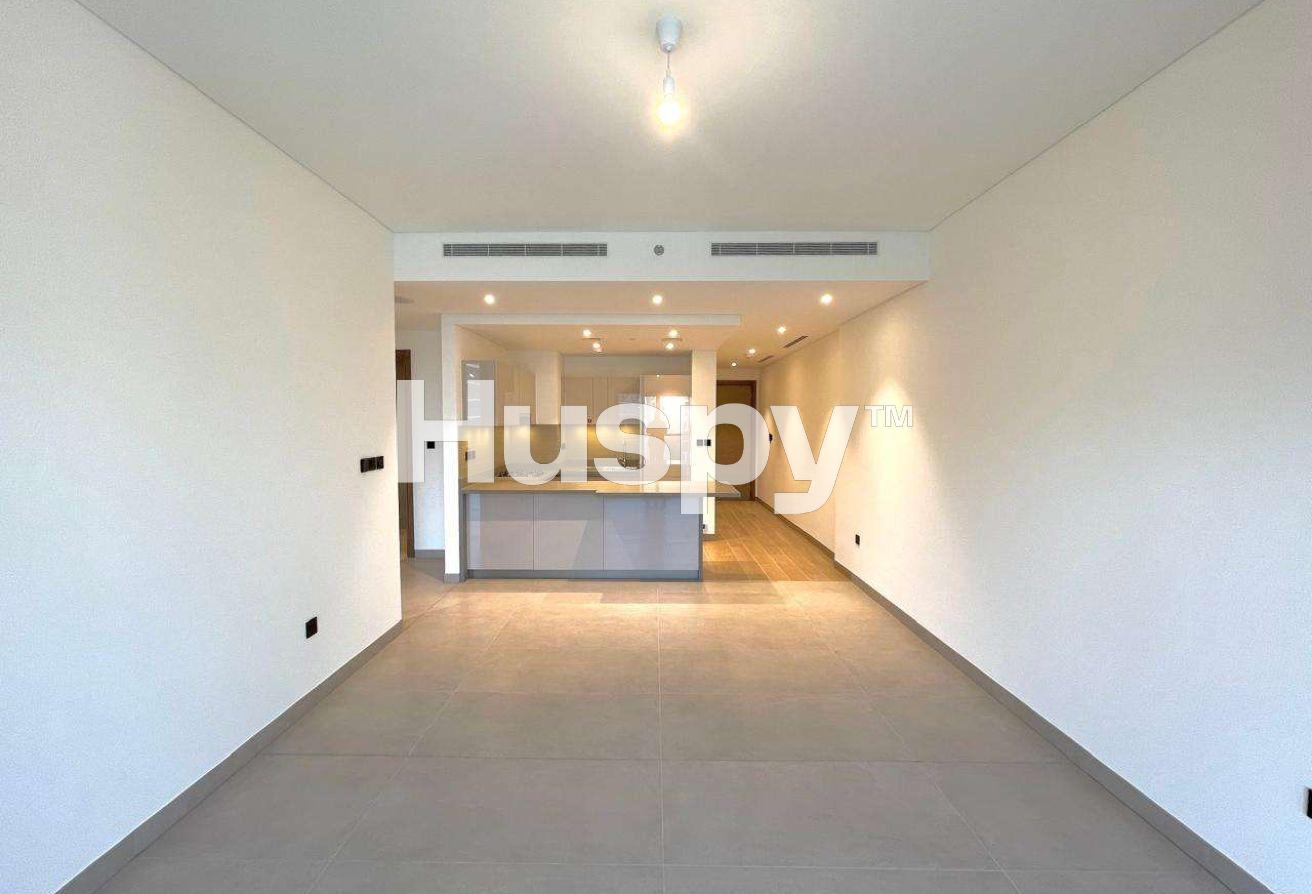 Vacant | With Study | Mid Floor