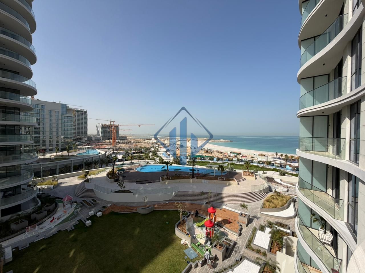 1 BR apartment with partial sea view Mina Al Arab