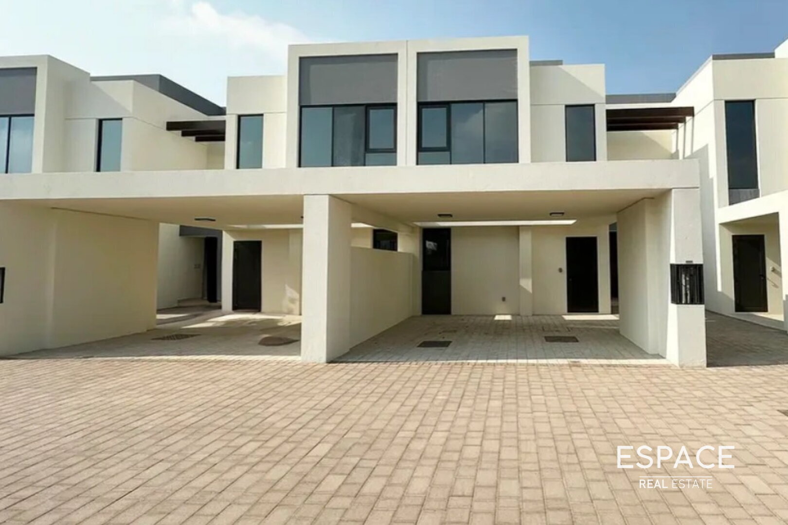 Exclusive | Type 3BR Middle | Single Row