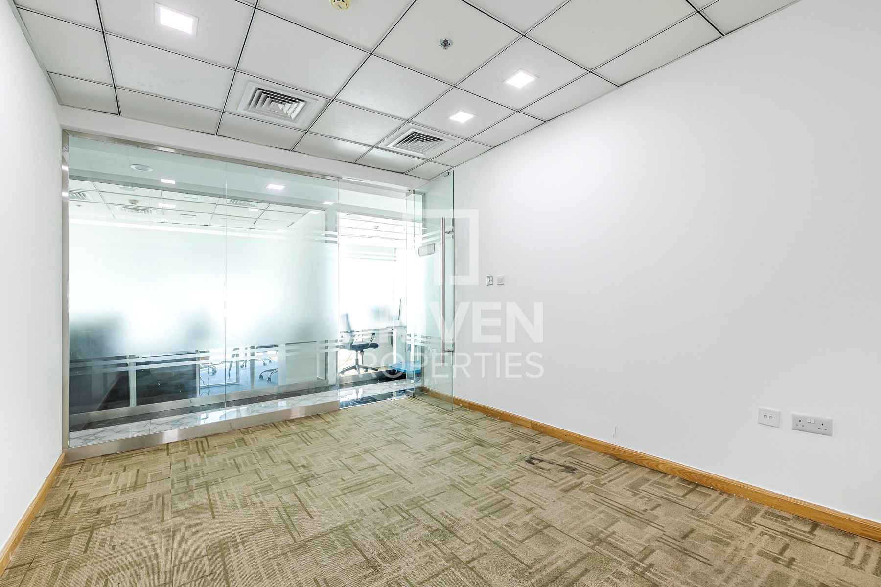 Ready to move In | Great Office | Prime Location