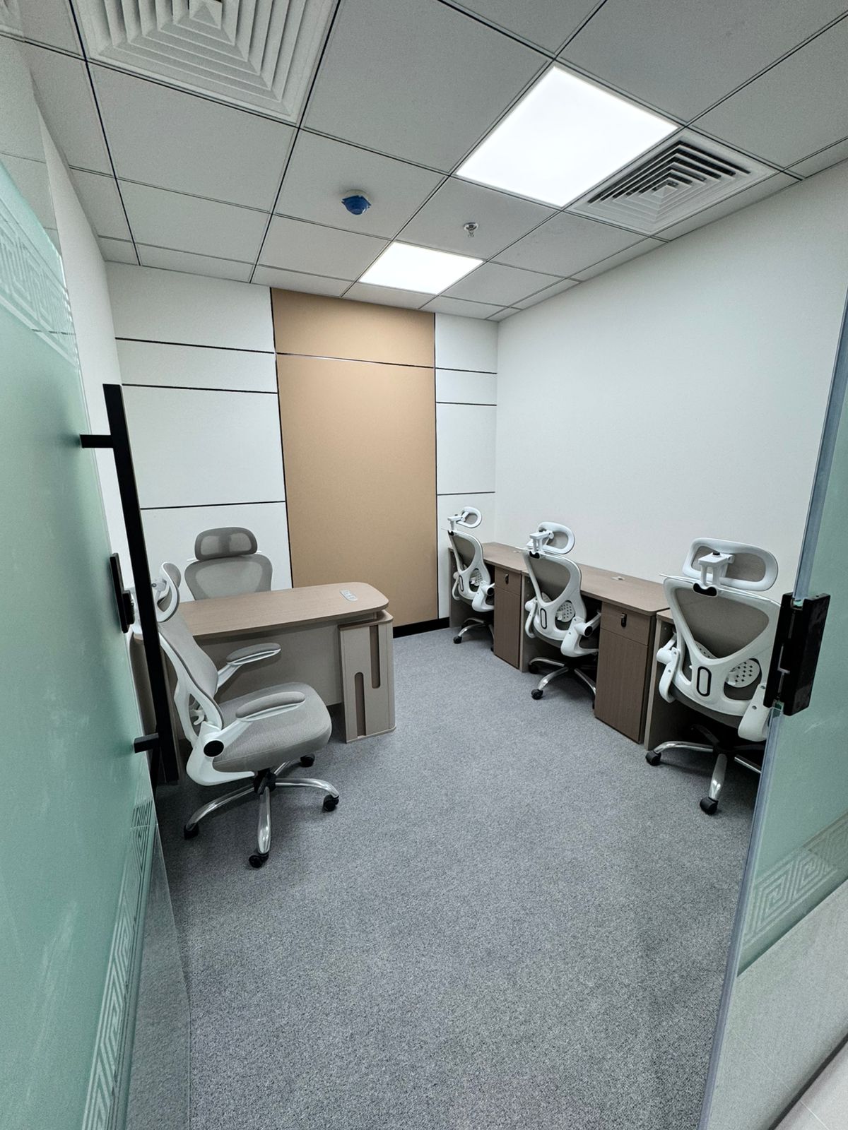 Office for Rent in Bur Dubai | Business Center with Ejari
