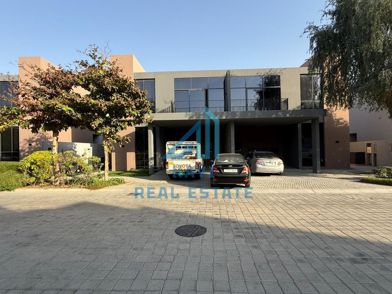 Refined 4-Bedroom Semi-Detached Villa | Ready to Move In | Sendian