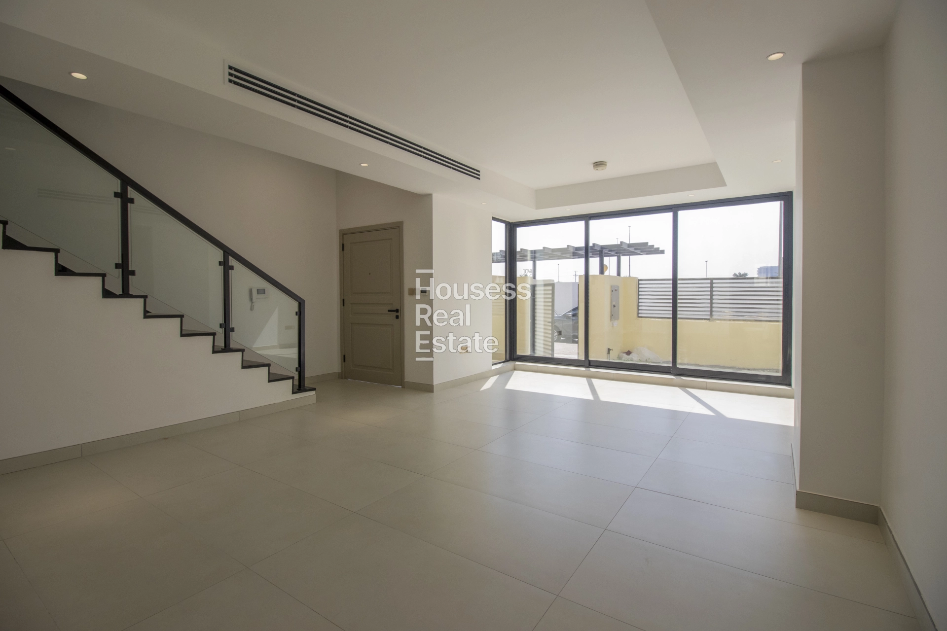 BRAND NEW UPGRADES | VACANT | WITH ELEVATOR