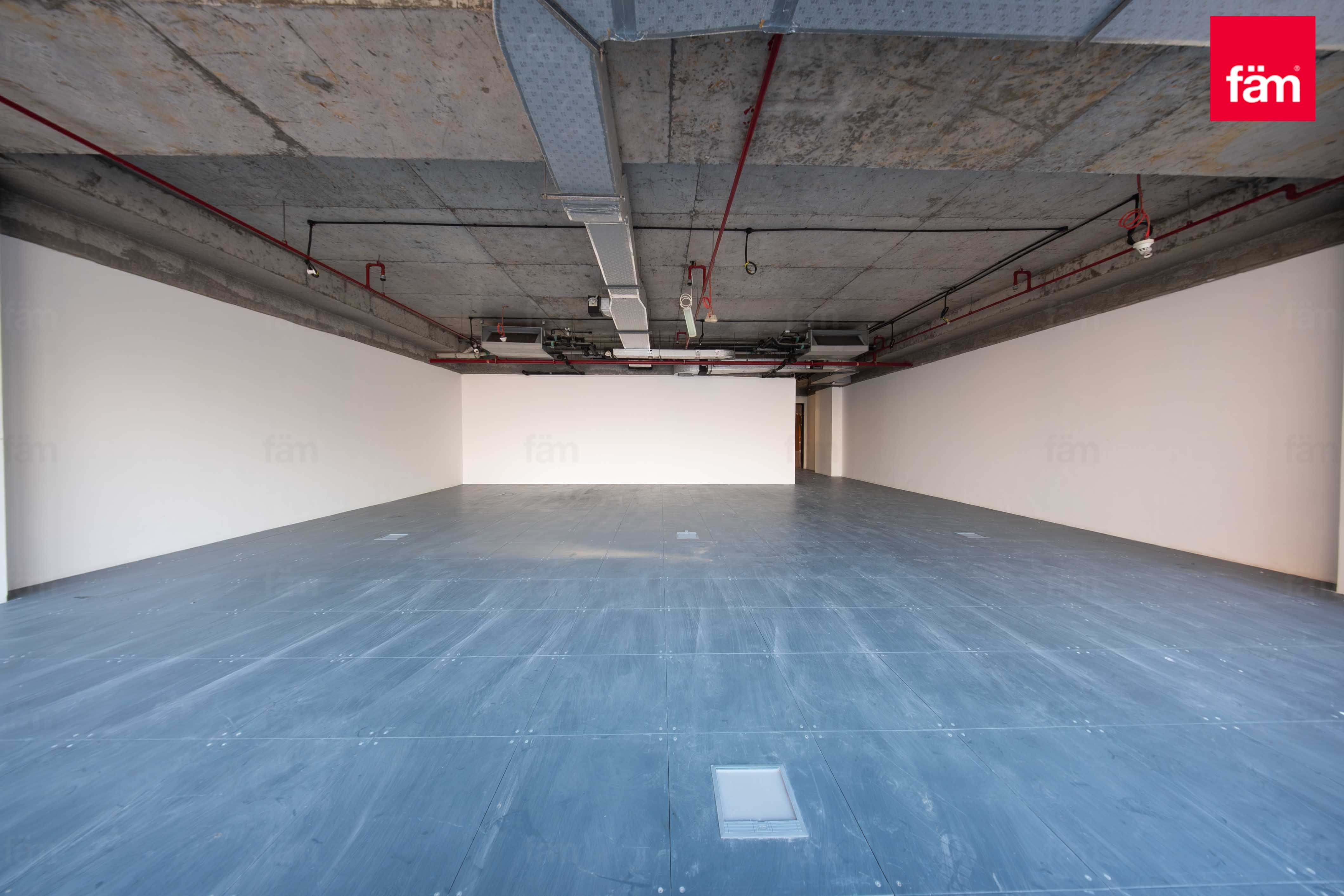 Raised floors | Open Views | Semi fitted