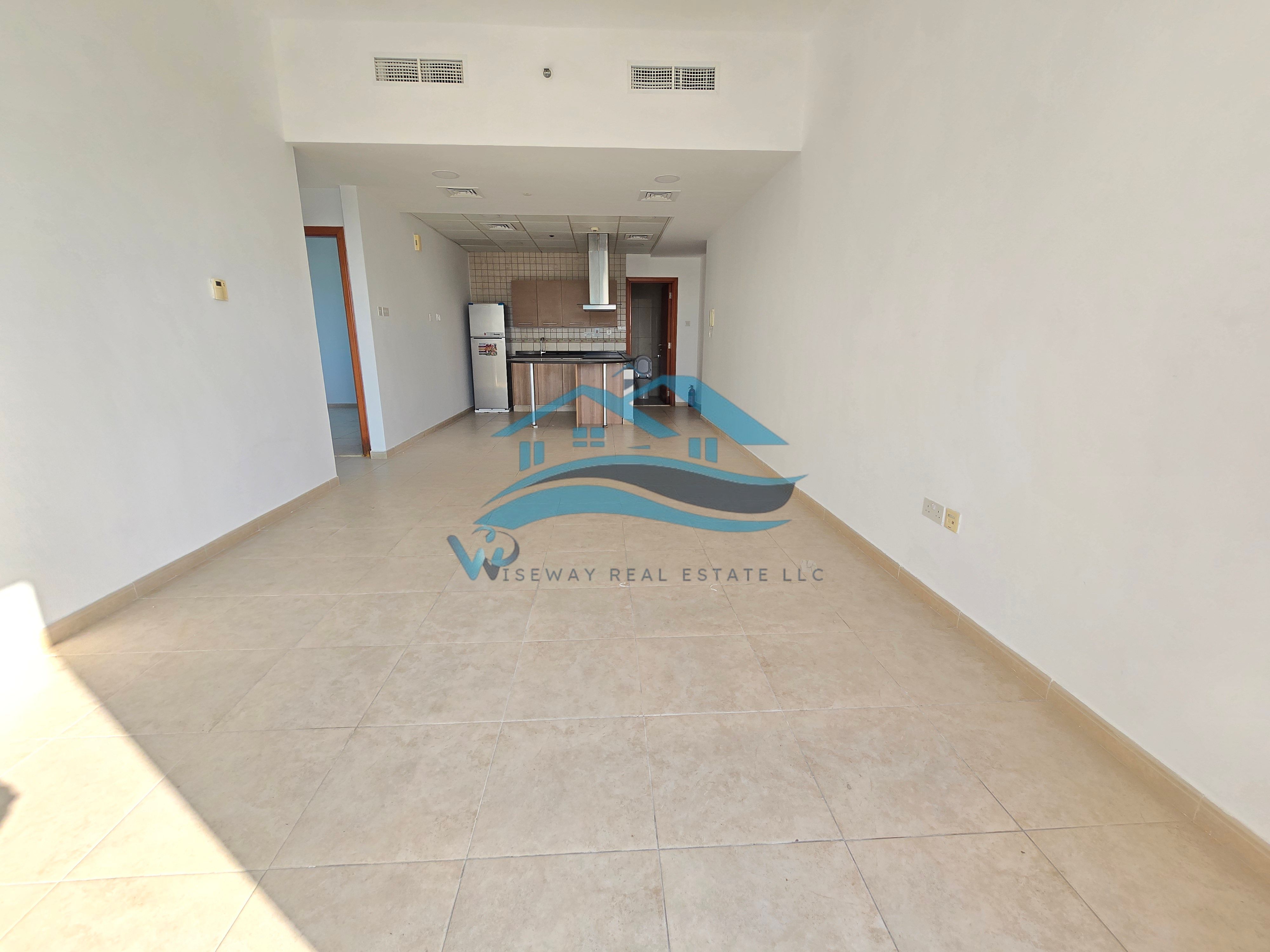 Bright 2BR Apartment | Balcony | Chiller Free