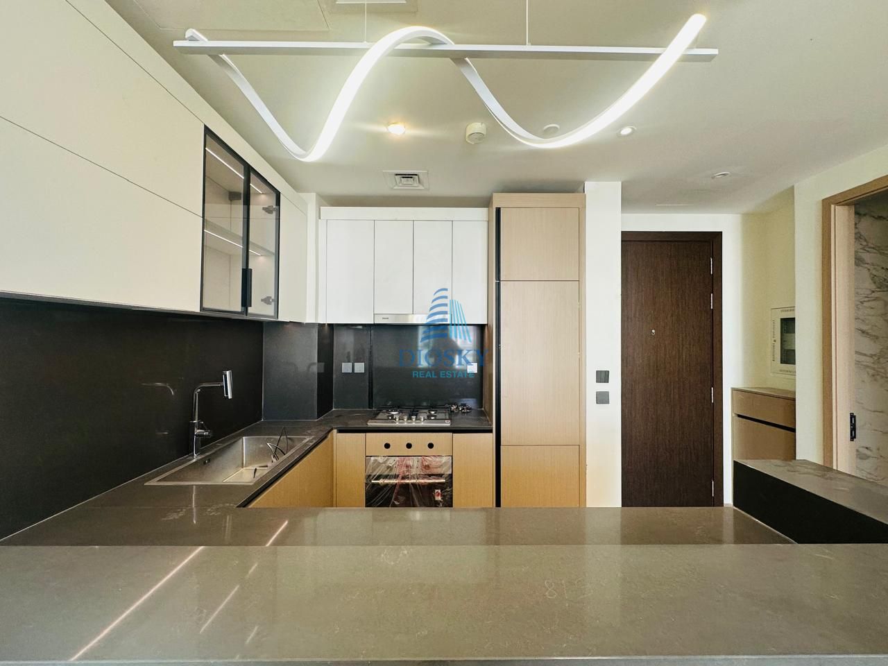 Spacious Apartment | Ready to Move | Prime Location