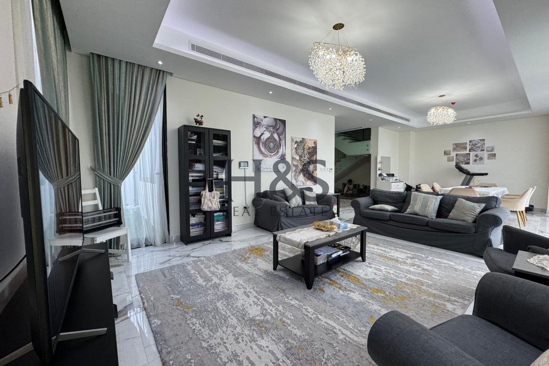 Private Pool Living | 5BR Luxury Villa | Large Plot