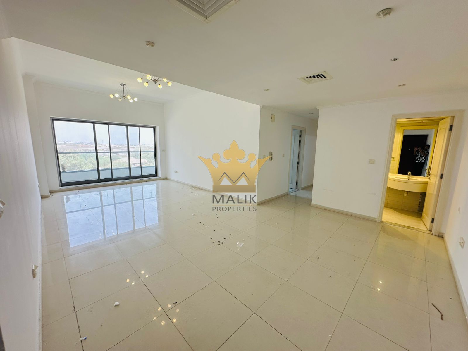 Spacious 2 BHK Apartment | Chiller Free | 3 Min Walk From Metro