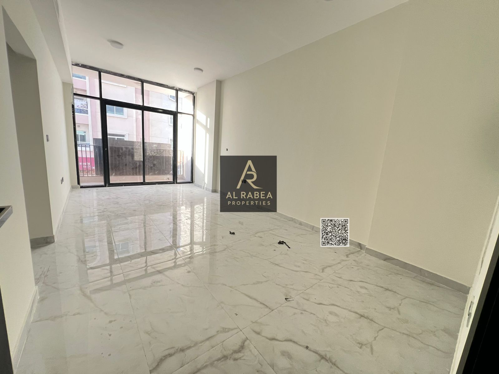 First resident building in Al-Jarf 3 - Strategic location on the main street