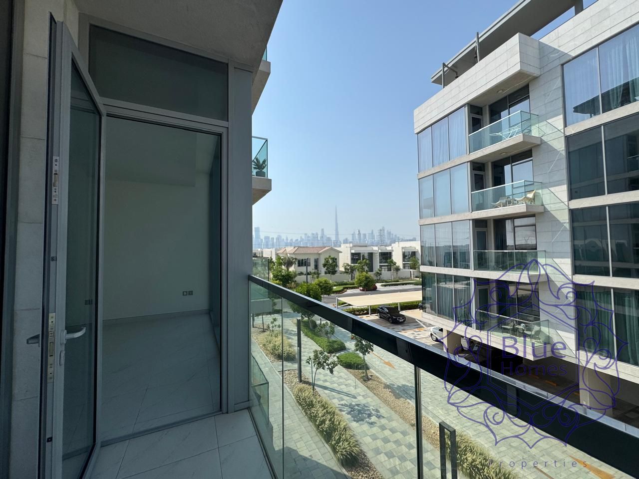 Lagoon View 1BR | Prime Location | Balcony |