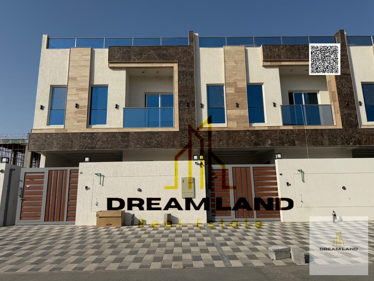 In a very good price now for sale, Town house 5 master bedrooms with built in wardrobes and rooftop, located in a strategic location in Al yasmeen