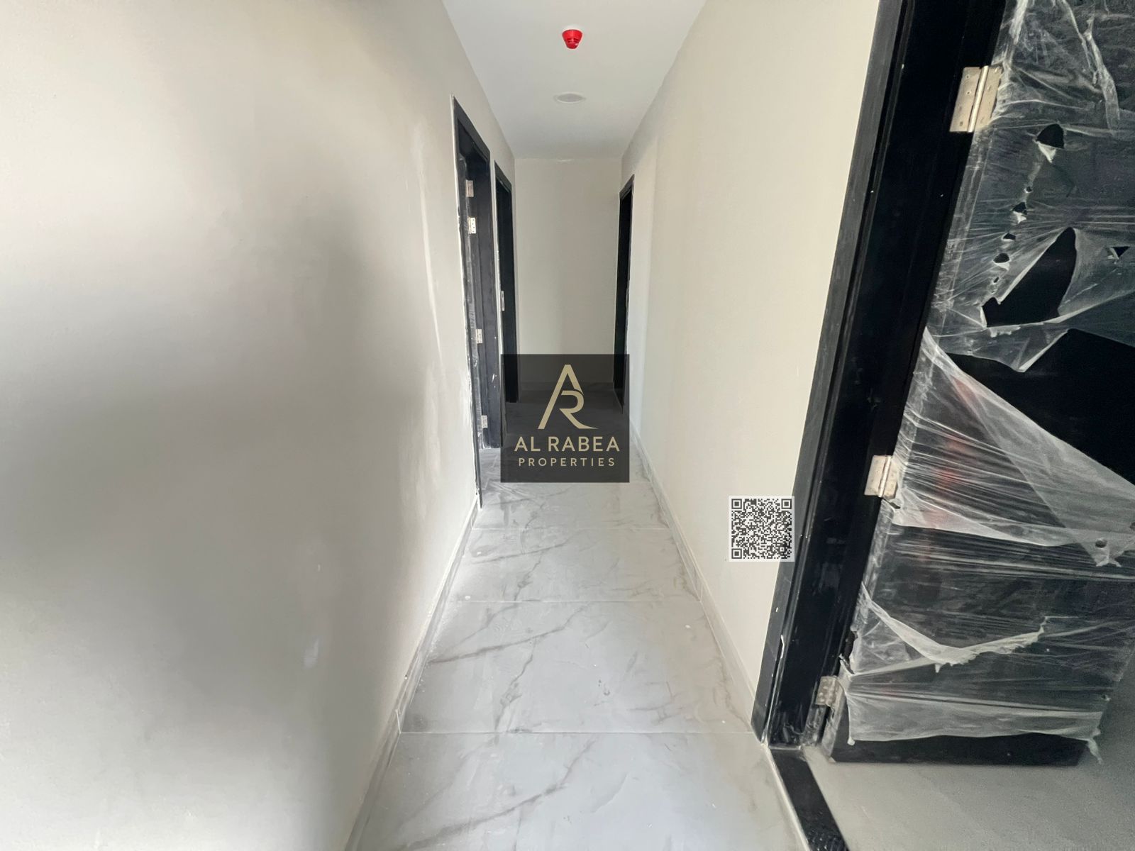 First resident building in Al-Jarf 3 - Strategic location on the main street