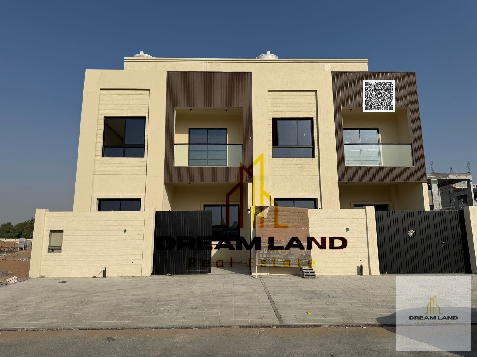 In good price now for sale, including registration fees Town house 5 master bedrooms with built in wardrobes and rooftop, located in a strategic area