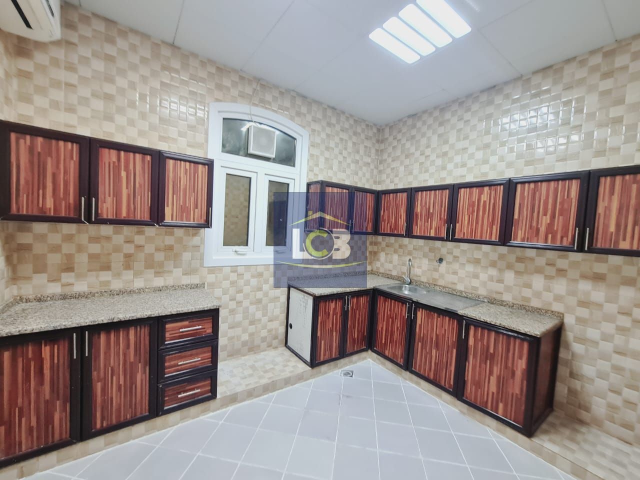 SPECIOUS 3 BEDROOMS HALL FOR RENT AT MBZ