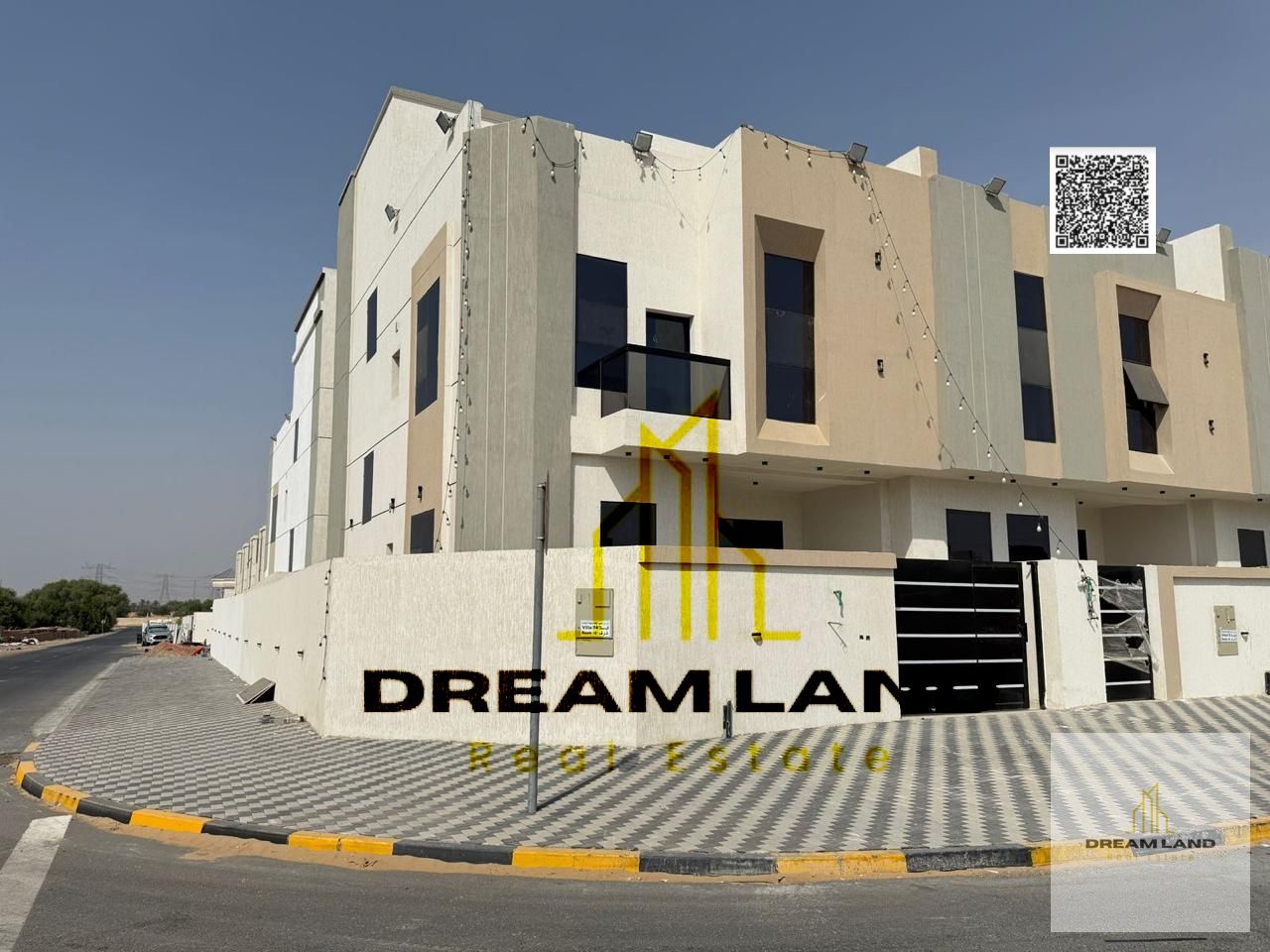In a very good price, including registration fees Town house 4 master bedrooms with built in wardrobes and rooftop, located in a strategic location