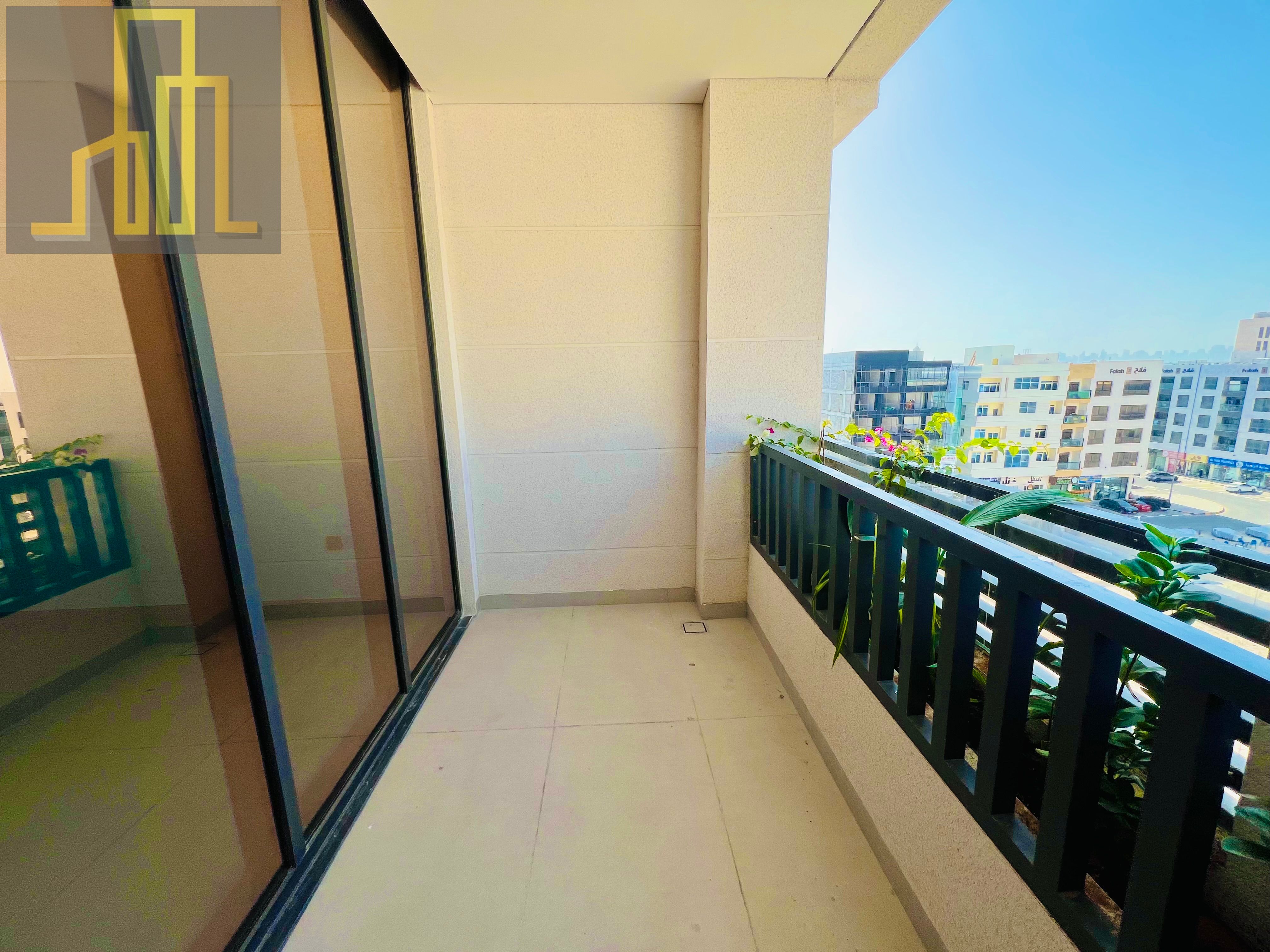 Bright 1-br apt || King Size with Terus || prime location || reasonable price || ready move