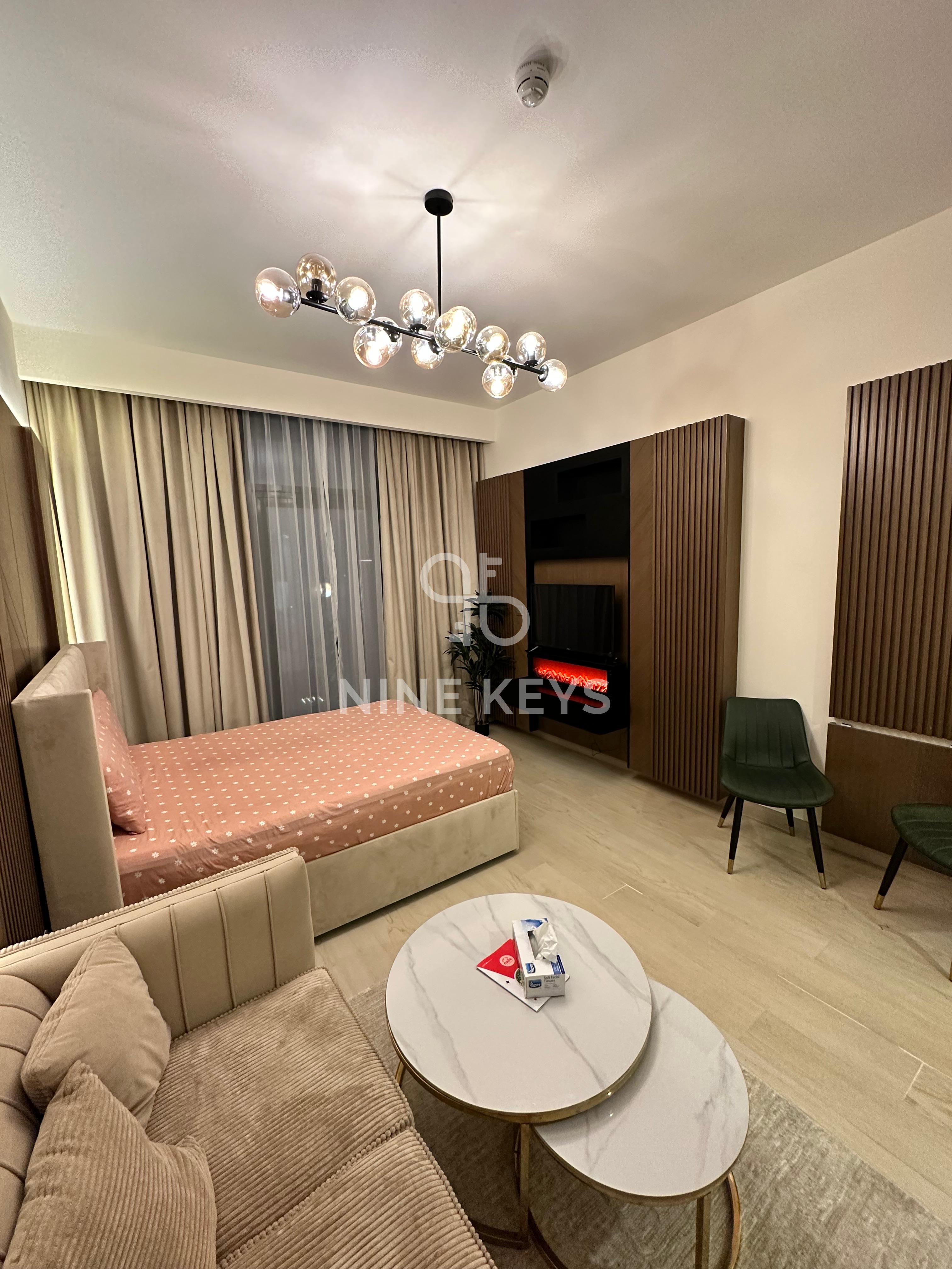 Prime location | Studio | Free Parking and Amenities | chiller free