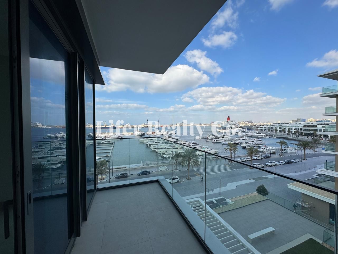 CHILLER FREE I TWO MONTHS GRACE PRIODS I SEA VIEW
