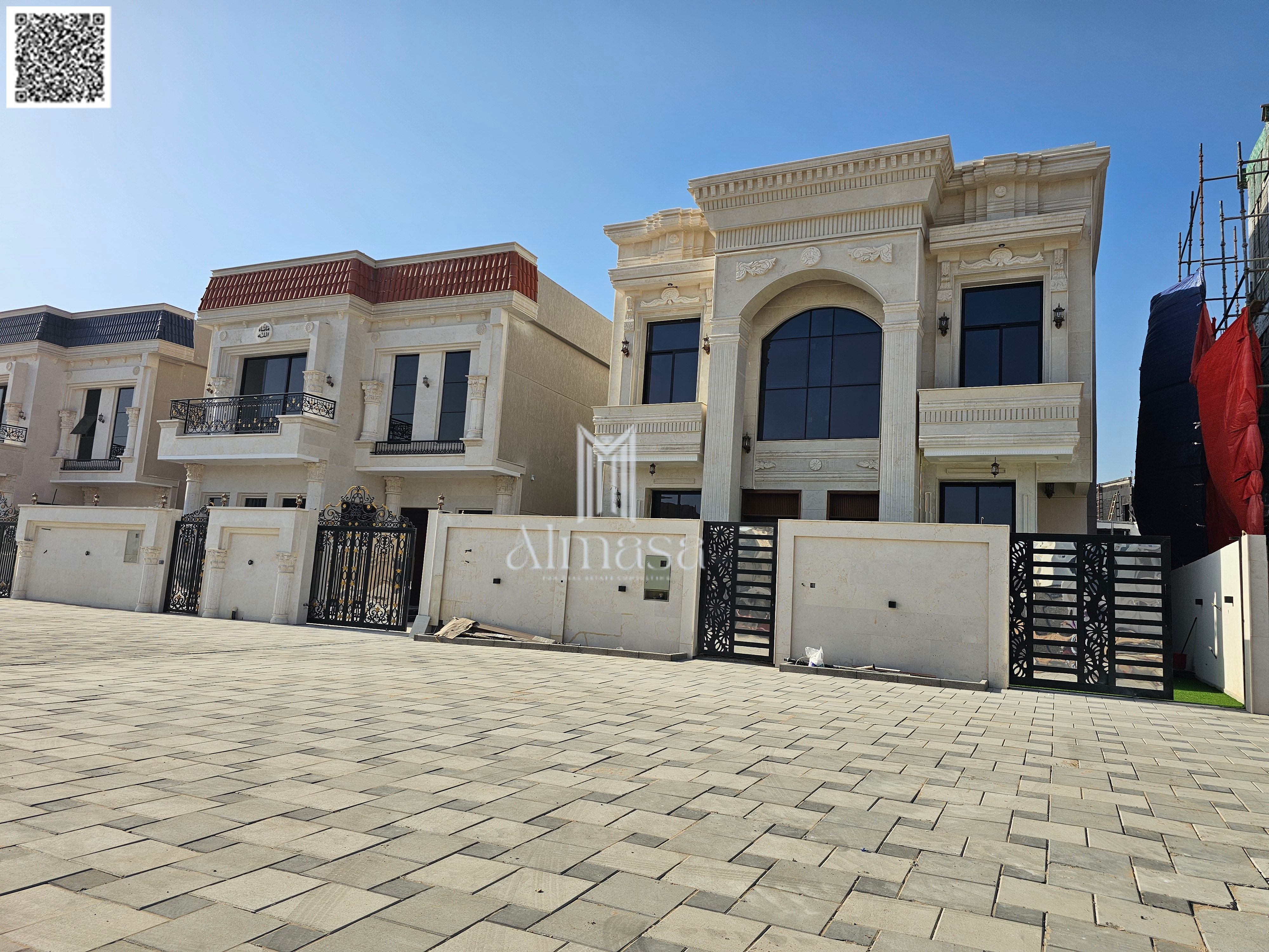 Classic villa, deluxe finishing, large front terrace, including registration fees, electricity and water.