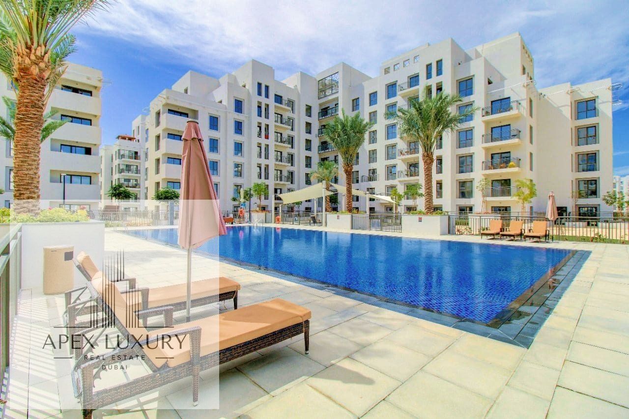 Stylish 1-Bedroom Apartment in Zahra Breeze, Town Square