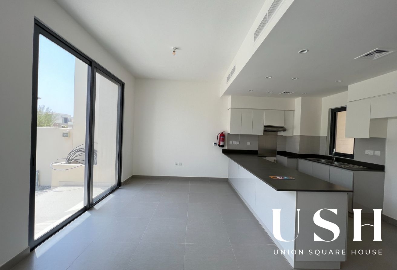 Ready 4 Bedroom | Near Pool | Huge Layout