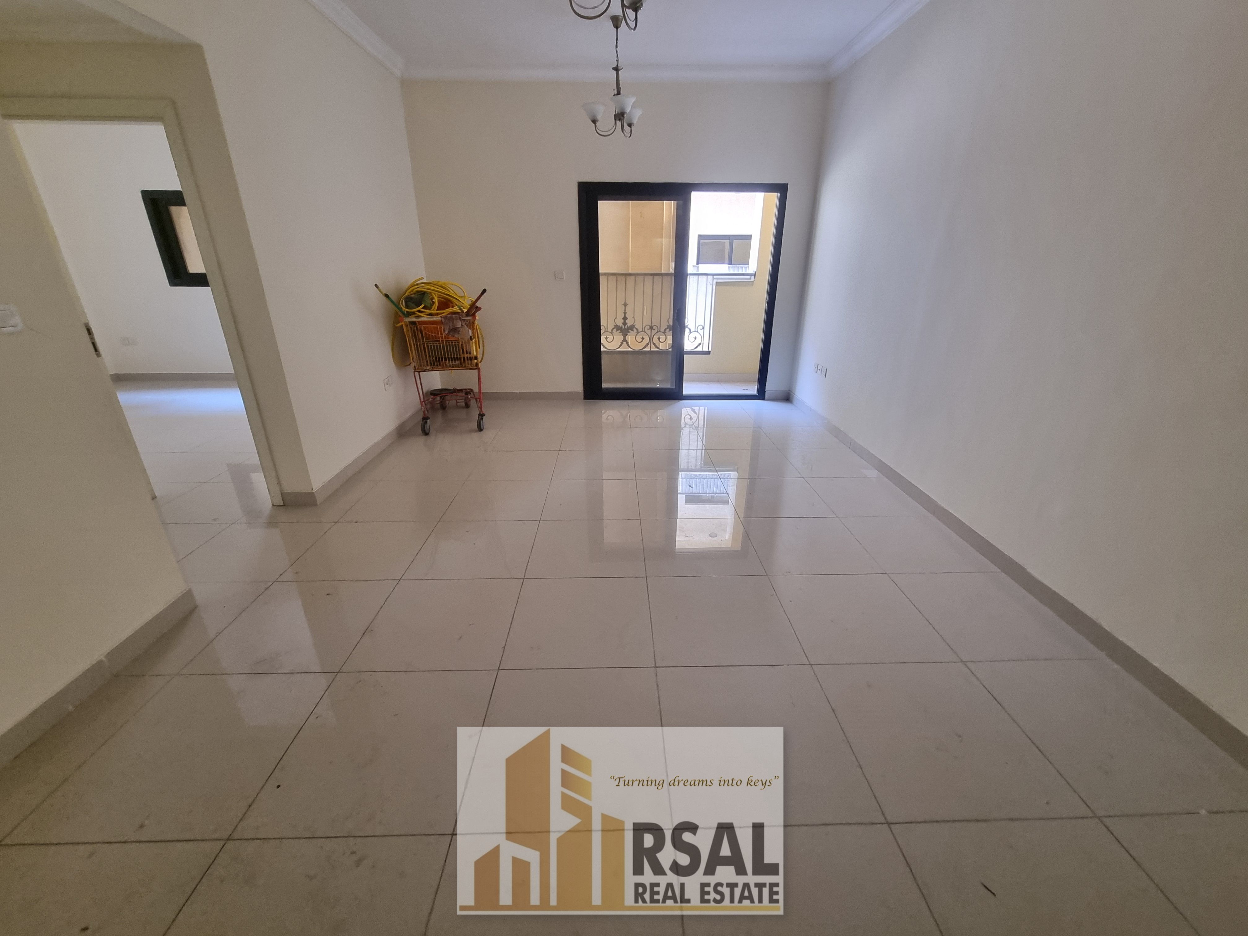 Afordable Lavish Family 1Bhk With Balcony//Coverd Parking//Ready to Move//Easy Payment//Close To The Safai Mall