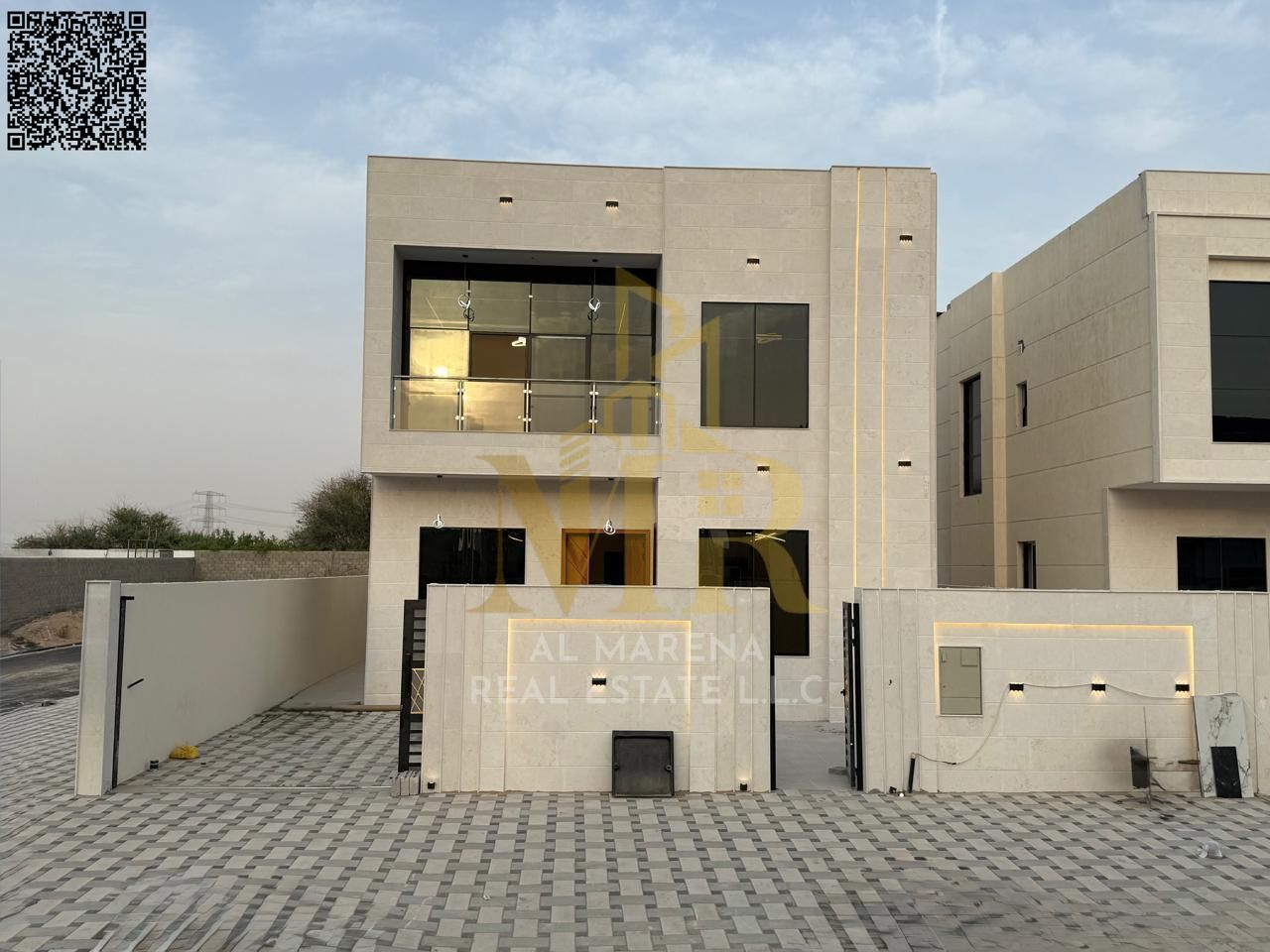 A villa with a price including registration and ownership fees on the main street, ready to move in, in the most prestigious areas of Ajman. Freehold