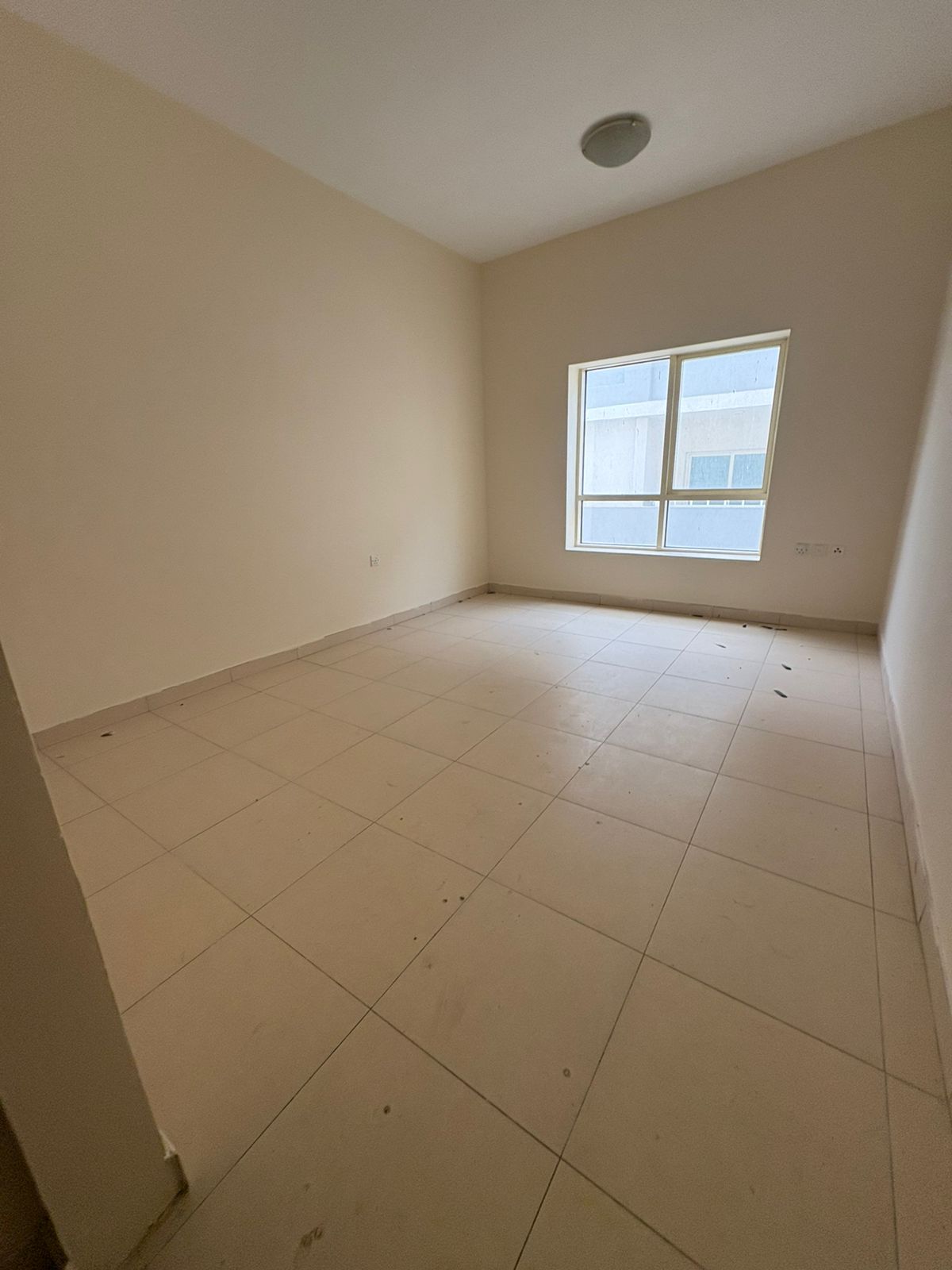 Three rooms and a hall for rent in the Cooperation area.