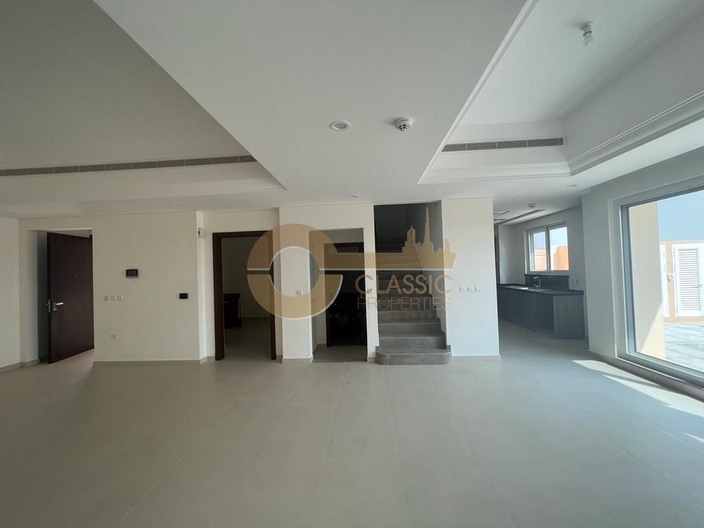 SPACIOUS | UPGRADED | 4 BEDROOM PLUS MAIDS VILLA