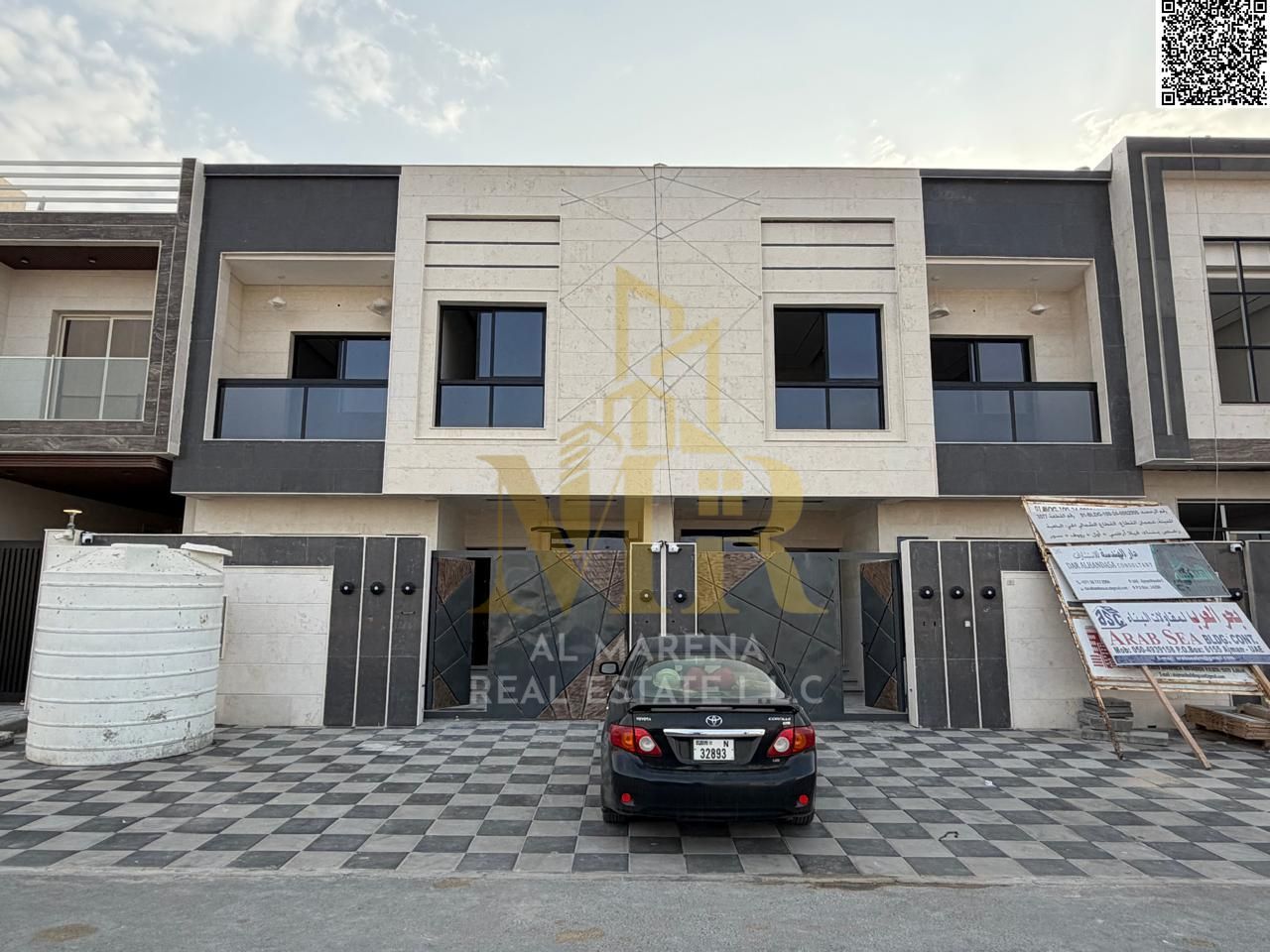 Ready-to-move-in villa for sale, close to all upscale amenities. Two floors and a rooftop terrace. Freehold ownership available to all nationalities.