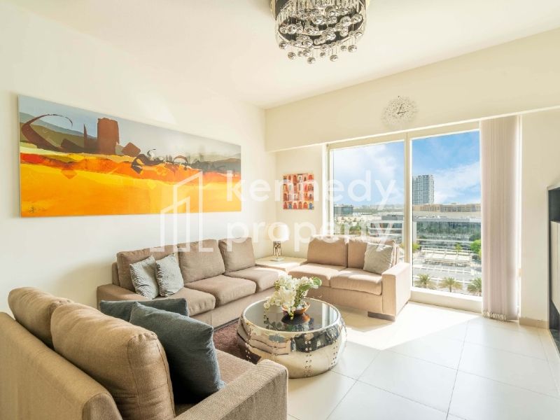 Bright Apartment | Large Layout | Prime Location