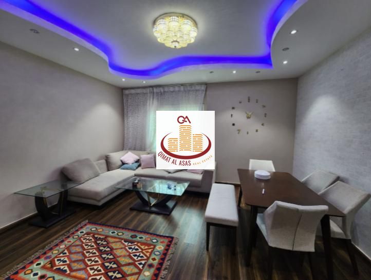 For sale - 2 bedrooms, hall, 2 bathrooms, parking, price 600 k