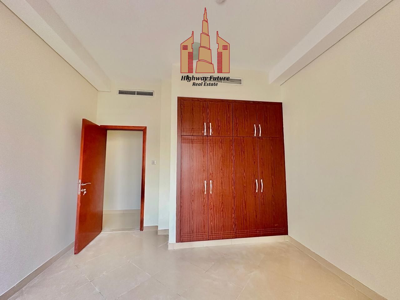 Spacious 3bedroom hall with balcony wardrobes gym pool parking