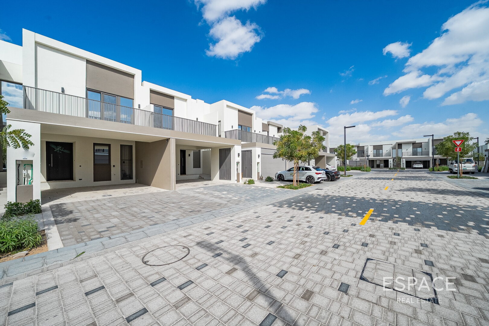 Vacant - Close to Pool - Internal