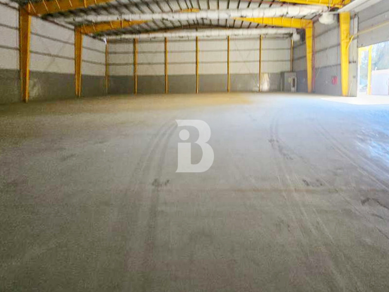 Warehouse with Excellent Access & Connectivity
