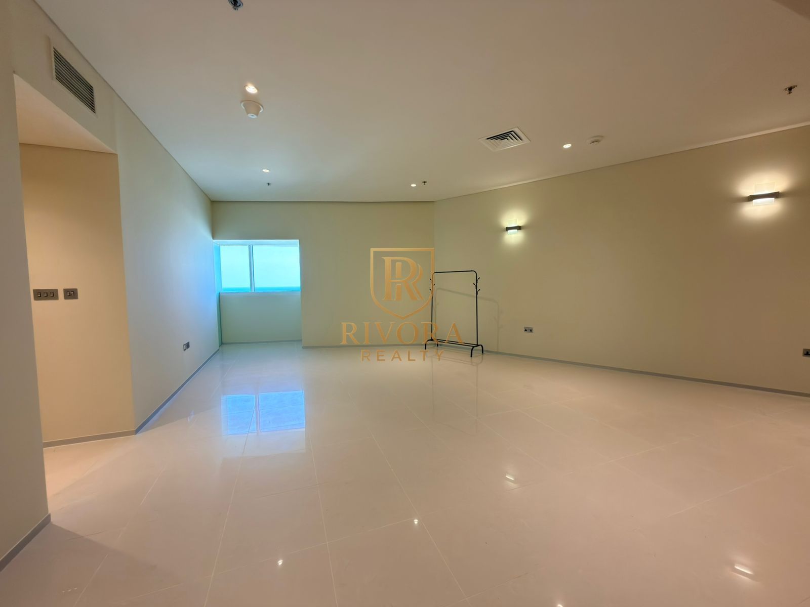 1 BHK I SPACIOUS I SEA VIEW