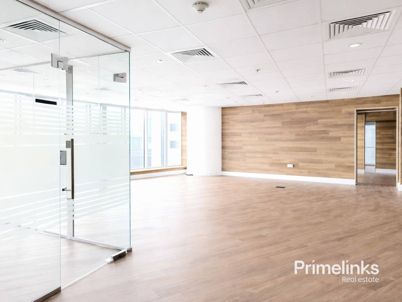 Large Combine Office of 2,137 sqft