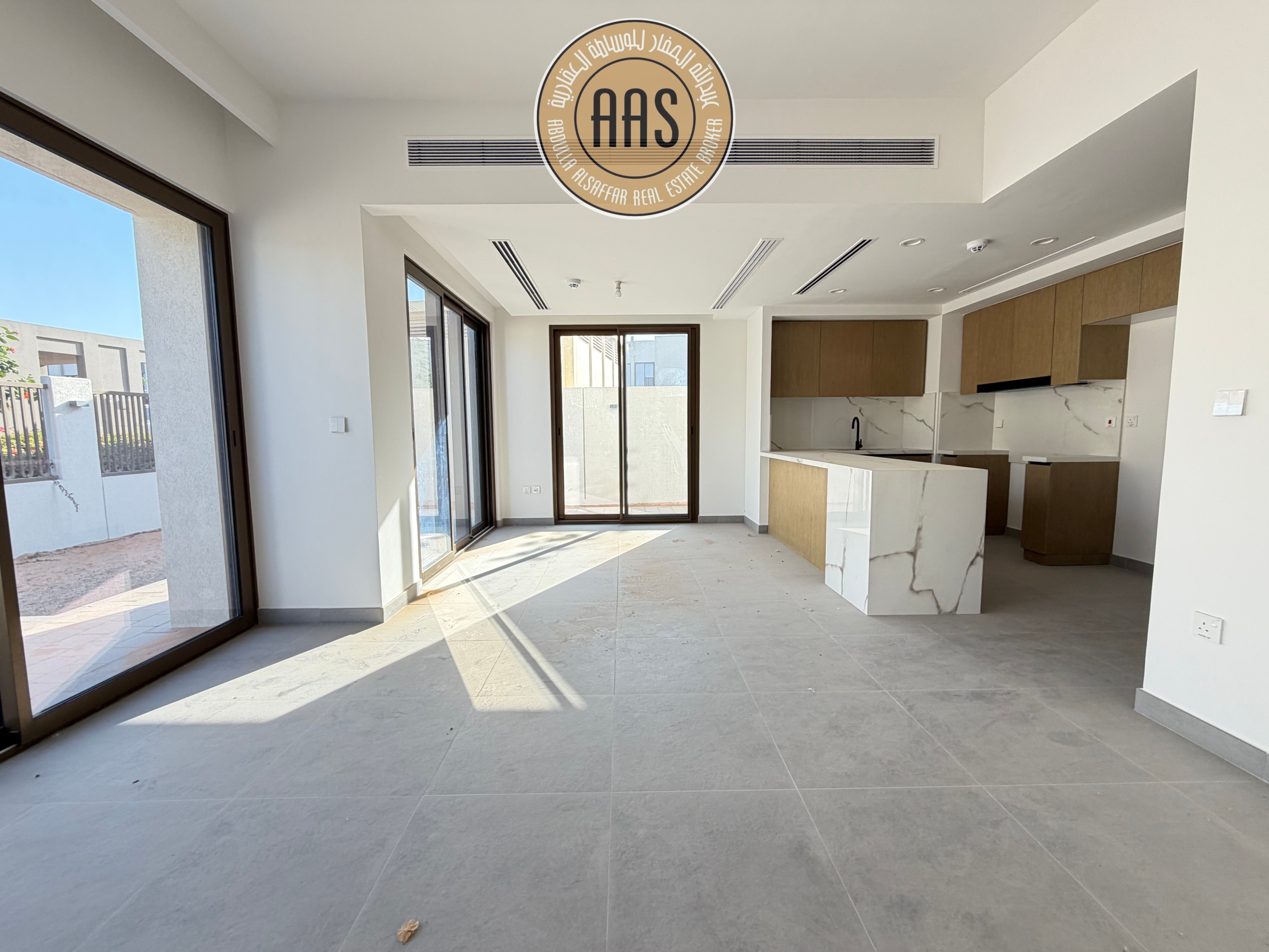 4Bedroom + Maid Townhouse Villa For Rent in La Violeta Villanova