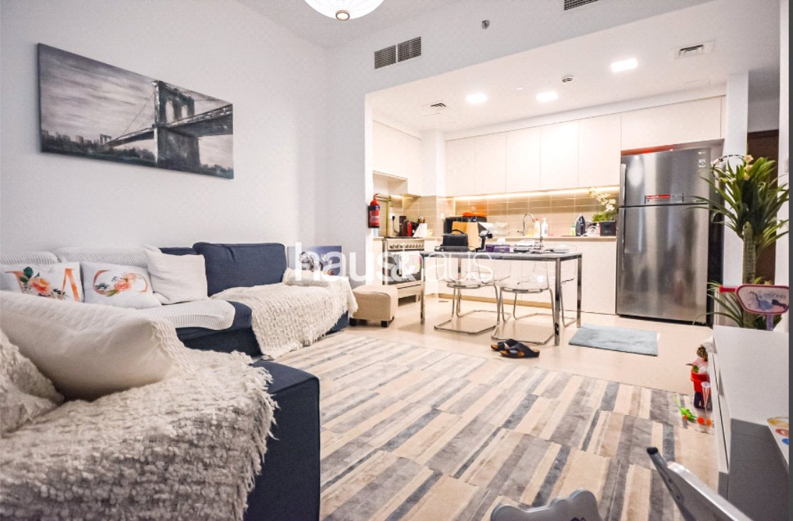 Pool View | Furnished | Notice Served
