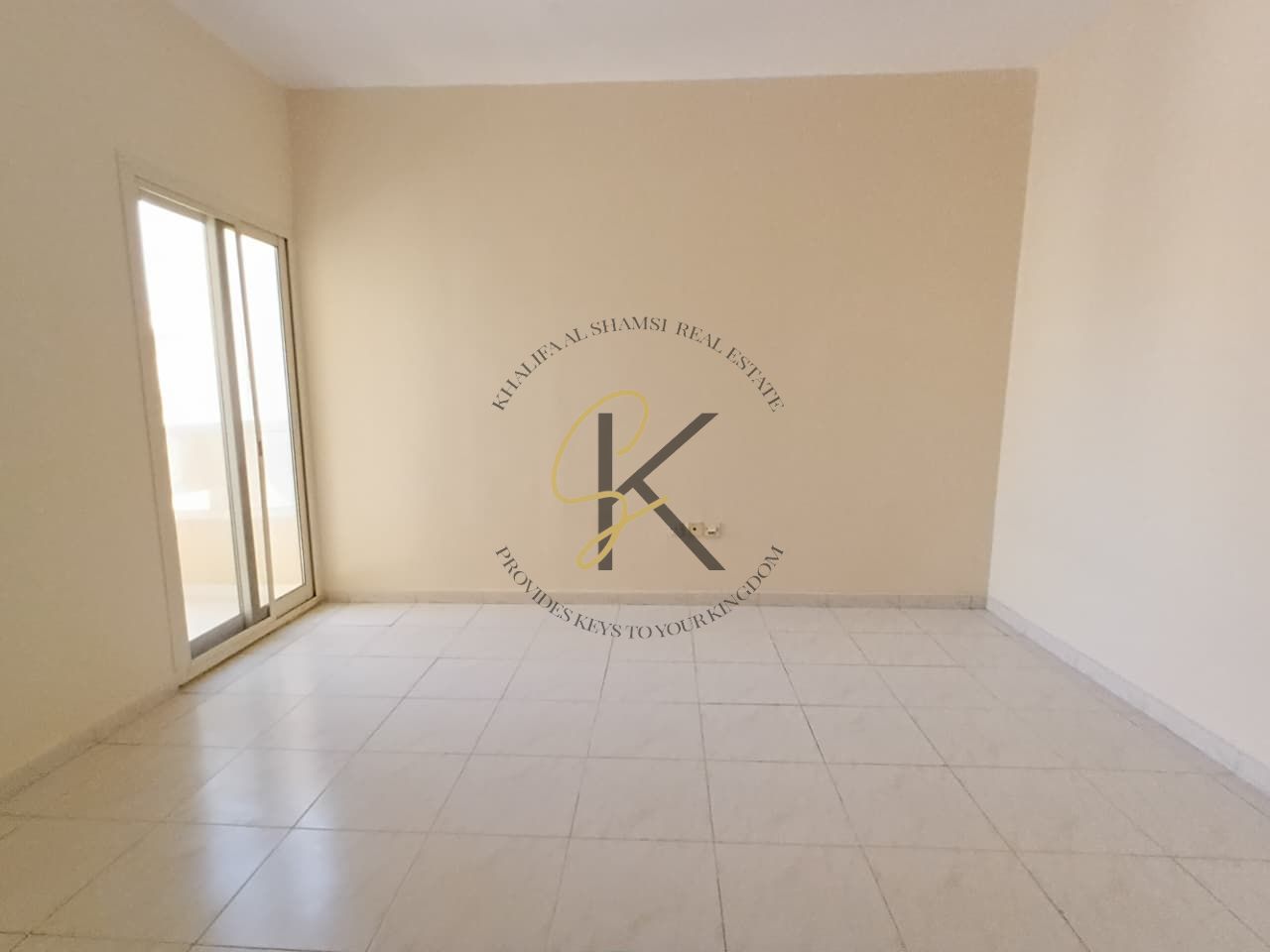 Day of Deal 2BHK Master bedroom Full of family building neat and clean for contact Babar