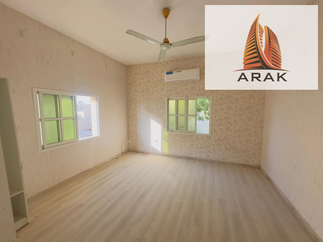 For Sale – Villa in Al Mowaihat 3, Ajman Details: Plot Area: 3,775 sq. ft. Consists of 5 Bedrooms, Living Room, Majlis, and Dining Room Includes AC