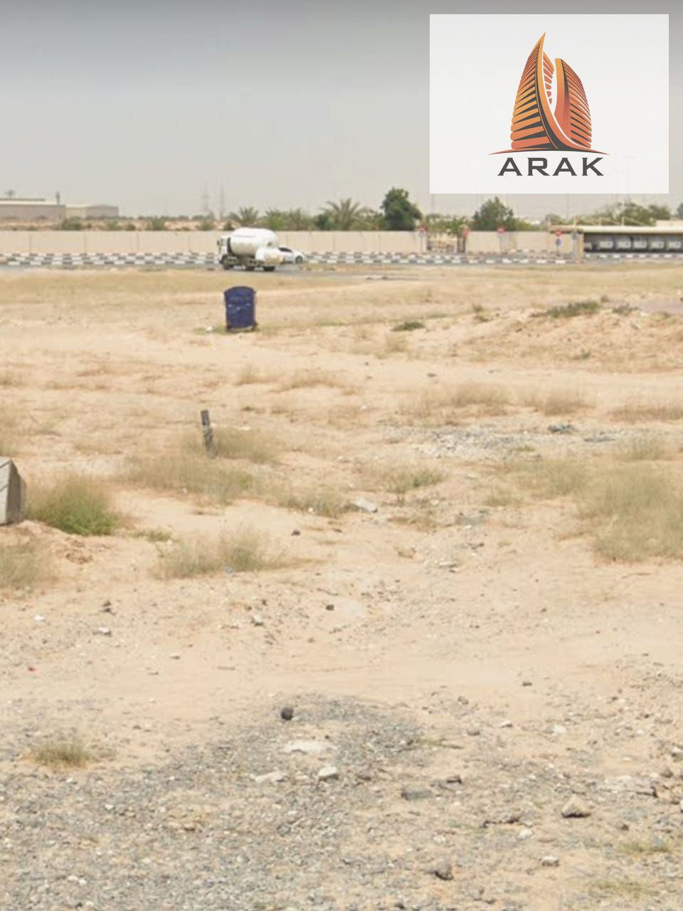 For sale directly from the owner: A traditional Arabic house located in Al Rashidiya 2, one of Ajman's prime and well-established residential areas.